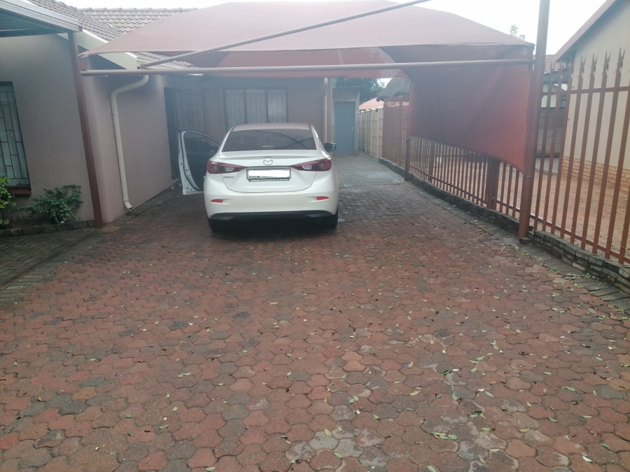 To Let 4 Bedroom Property for Rent in Tlhabane West North West